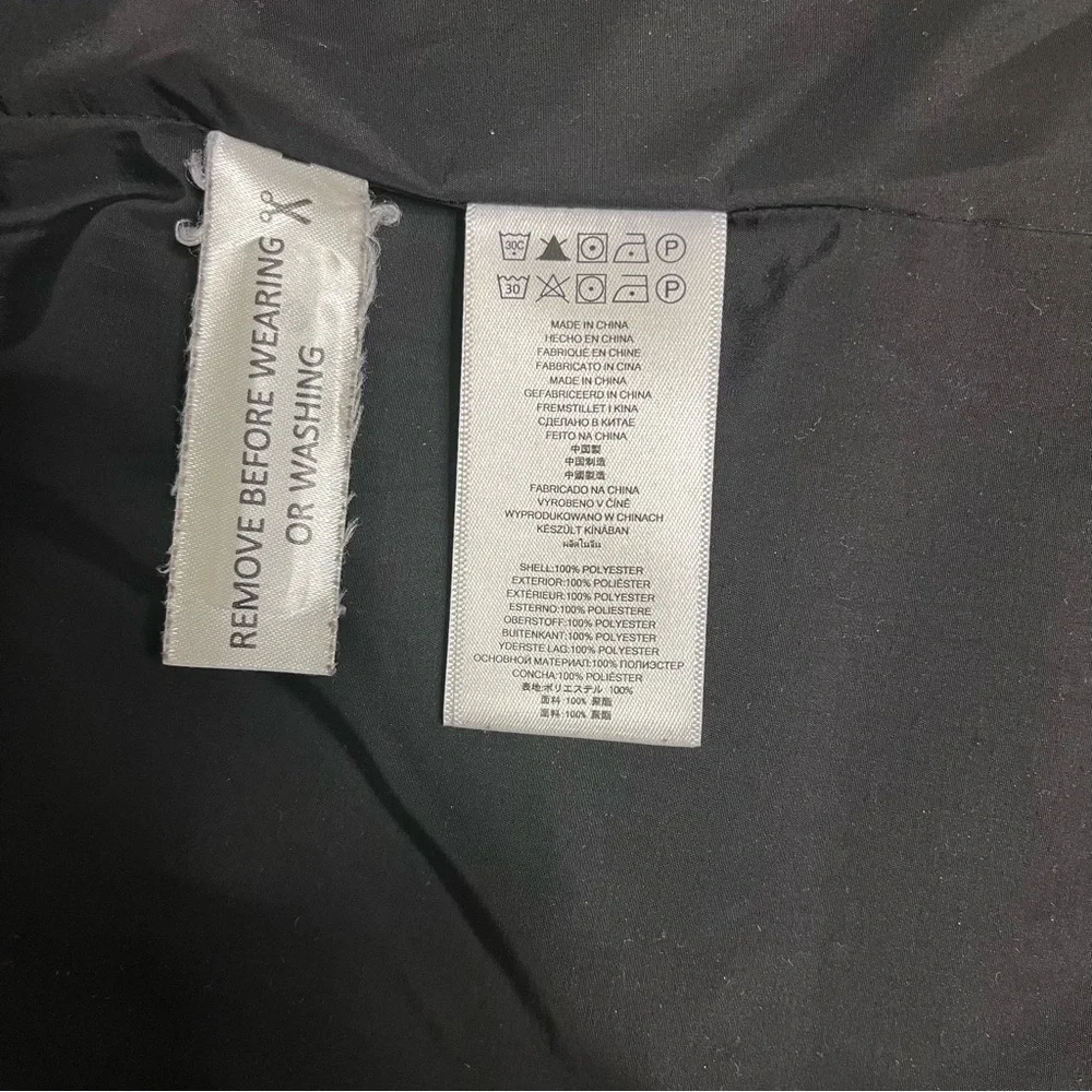 Michael Kors Women’s Black Cropped Puffer Jacket Size Medium